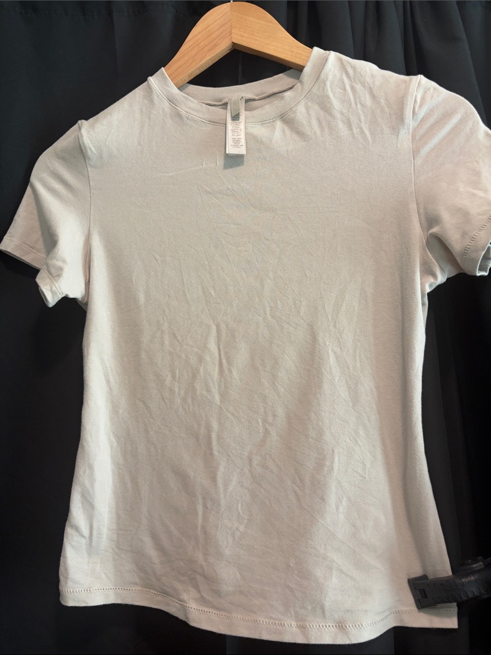 Skims brand light tan tee, never worn only washed